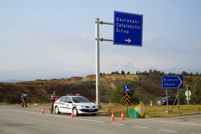JANDARMA’DAN DEVREKANİ KAVŞAĞINA RADARLI ÖNLEM