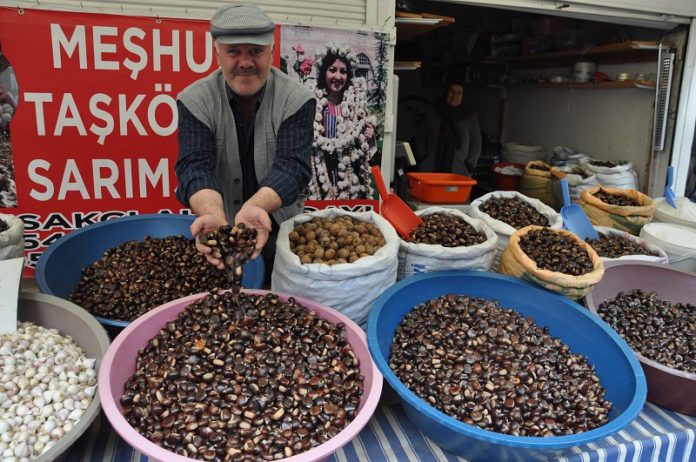 İnebolu'da kestane pazara indi