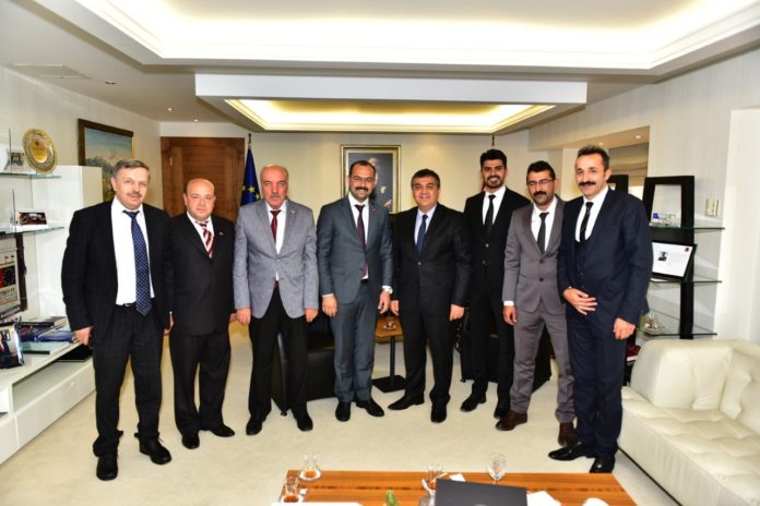 BAŞKAN KAVAKLIGİL, BAKAN YARDIMCISI KAYKAMCI'YI ZİYARET ETTİ