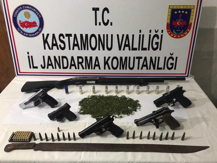 Kastamonu'da uyuşturucu operasyonunda 5 şüpheli tutuklandı