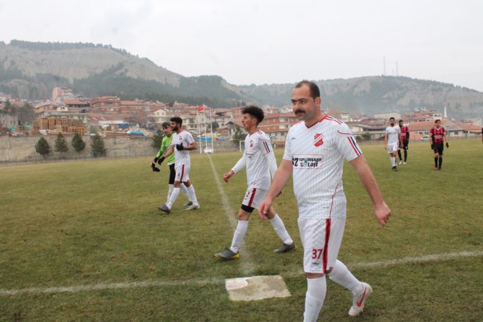 BAŞKAN KAVAKLIGİL, İLK MAÇINA ÇIKTI