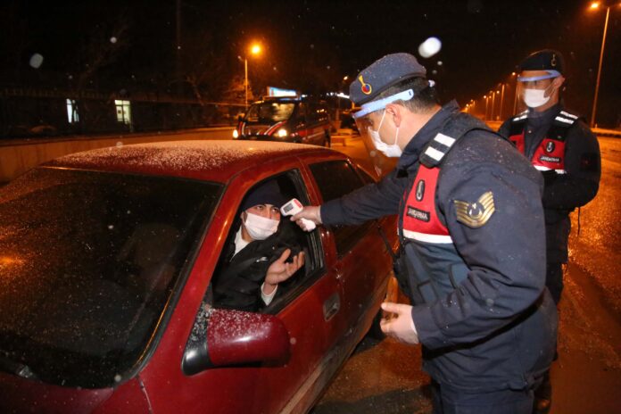 Kastamonu'da Kovid-19 vakalarının artmaması için denetimler sıklaştırdı