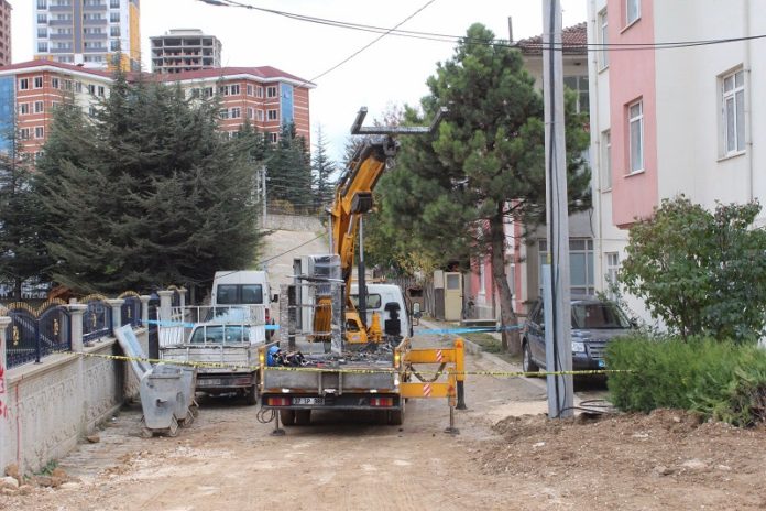 TELEFON HATTI BAKIMI İÇİN VİNCE ÇIKAN İŞÇİ, DÜŞEREK HAYATINI KAYBETTİ