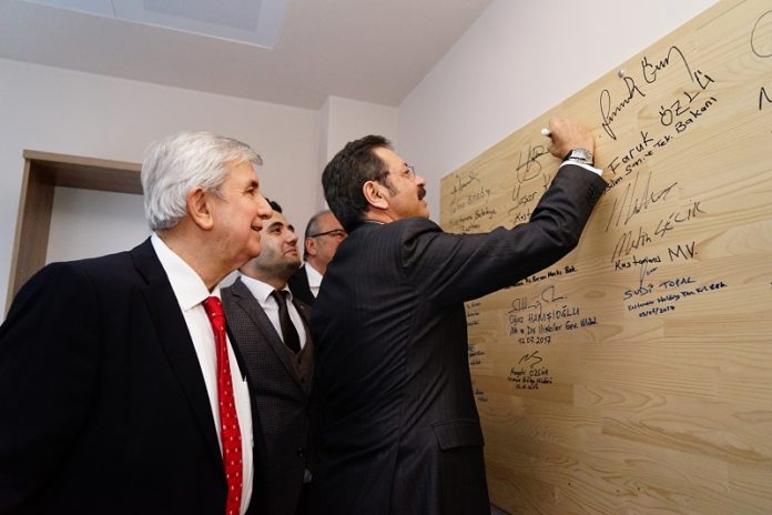 TOBB BAŞKANI RİFAT HİSARCIKLIOĞLU, BORSA'NIN FABRİKASINI GEZDİ