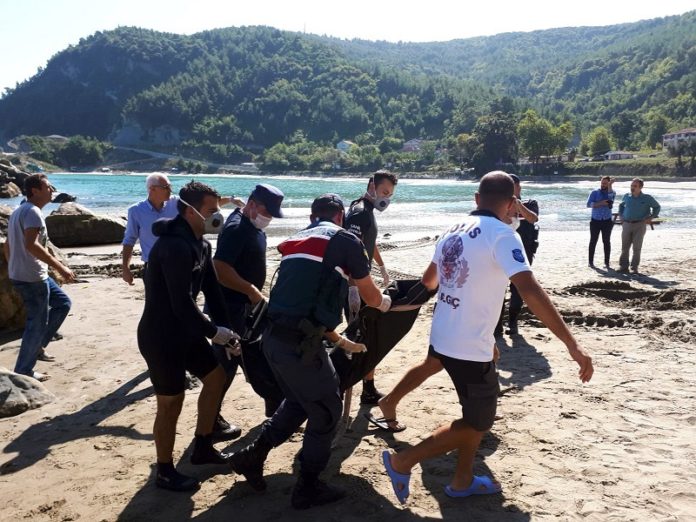 SİNOP'TA DENİZE KAYBOLAN GENCİN CESEDİ BULUNDU