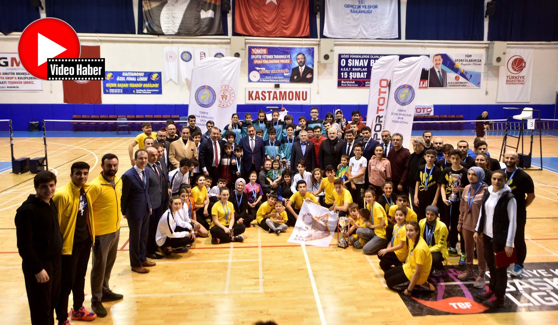 İşitme Engelliler  badmintonda yarıştı