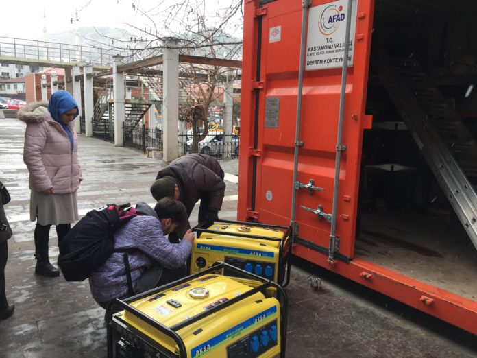 TOSYA'DA DEPREM KONTEYNERLERİ KONTROLDEN GEÇTİ