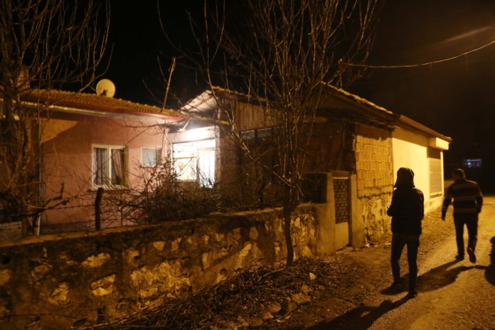 Kastamonu'da karbonmonoksit gazından zehirlenen kişi öldü, annesi hastaneye kaldırıldı