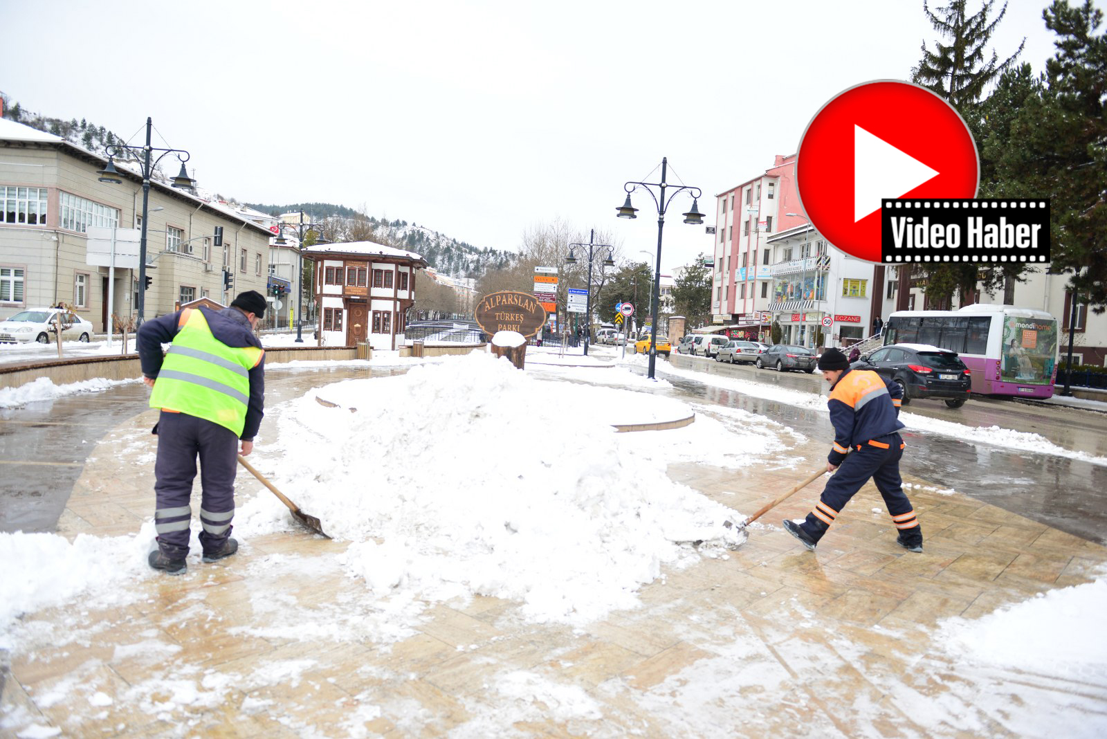 Belediye ekipleri kar mesaisinde