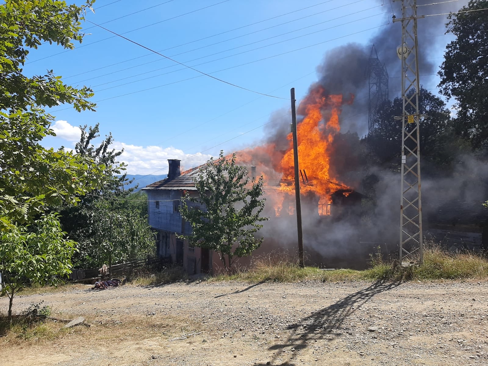 Çatalzeytin’de yangın