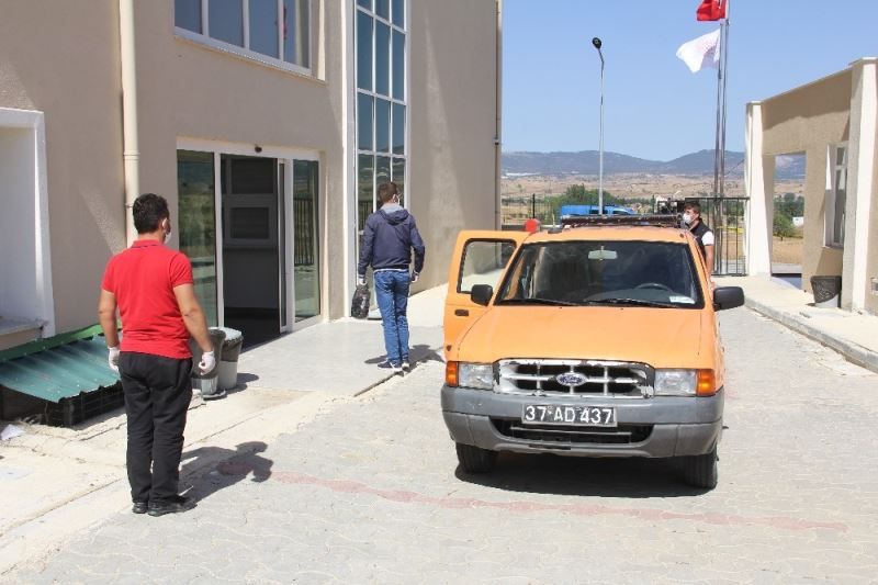 Karantina kaçakları  yurda yerleştirildi