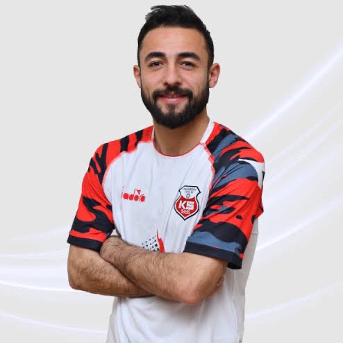 Ömer Gür’ün bacağında iki kırık var