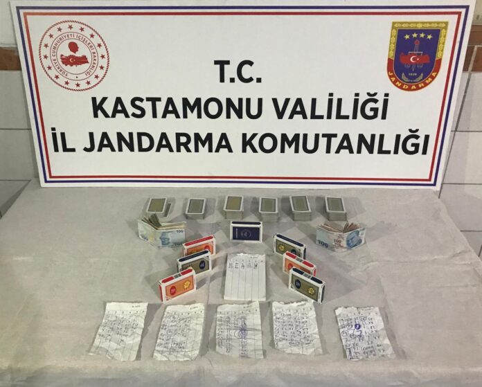 Kastamonu'da kumar oynayan 5 kişiye 23 bin 930 lira ceza kesildi