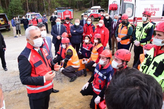 Kastamonu Valisi Çakır, bir hasta ziyaretinden 42 Kovid-19 vakası tespit edildiğini söyledi