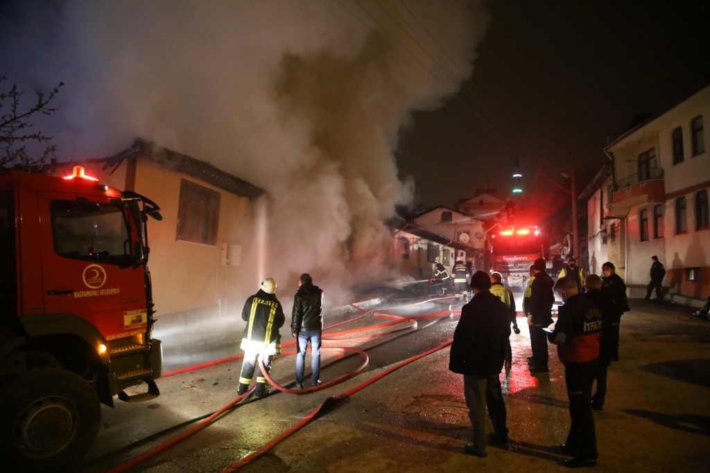 Kırkçeşme’de büyük yangın