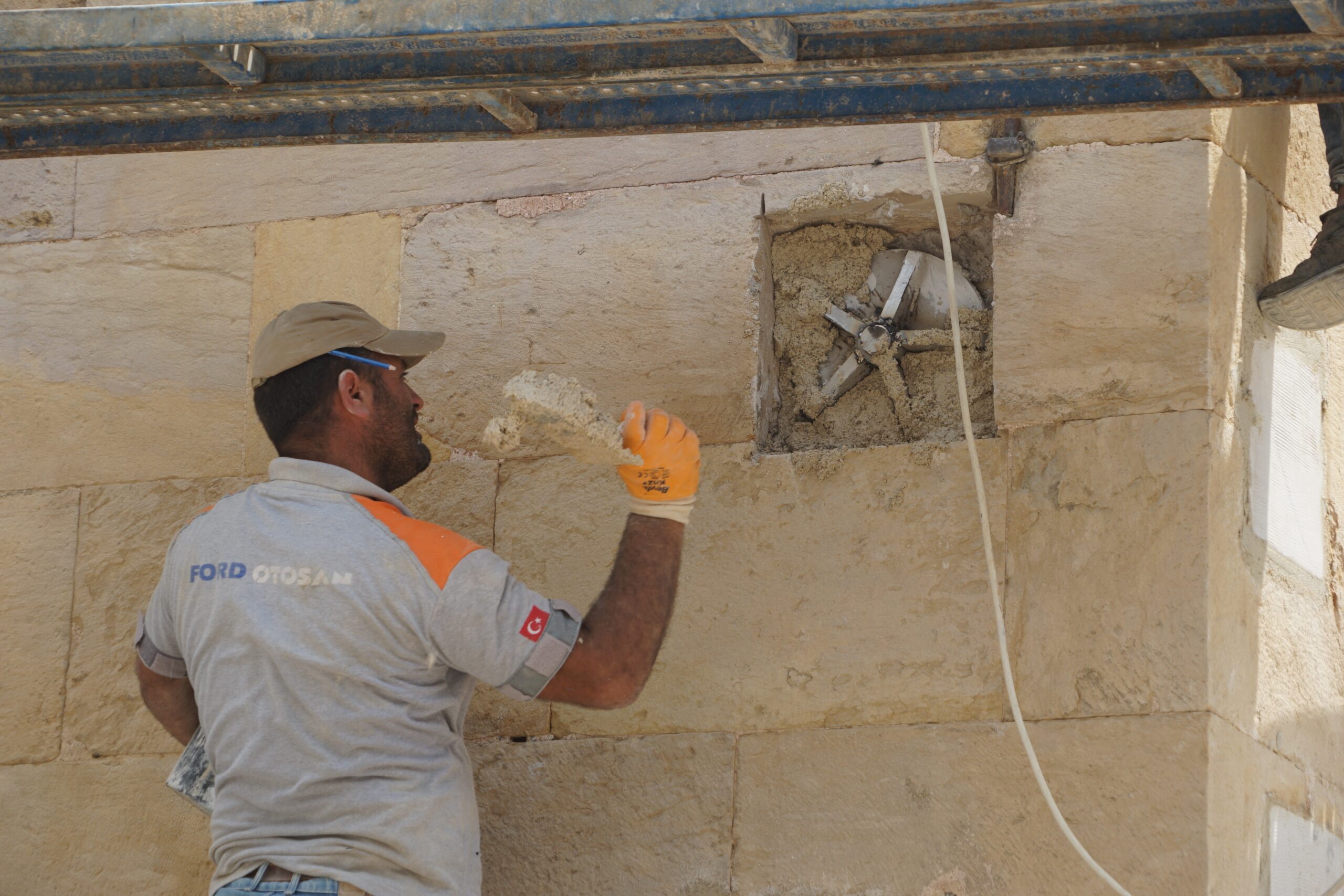 Asırlara meydana okuyan camiler, bu yöntemle ayakta kalıyor