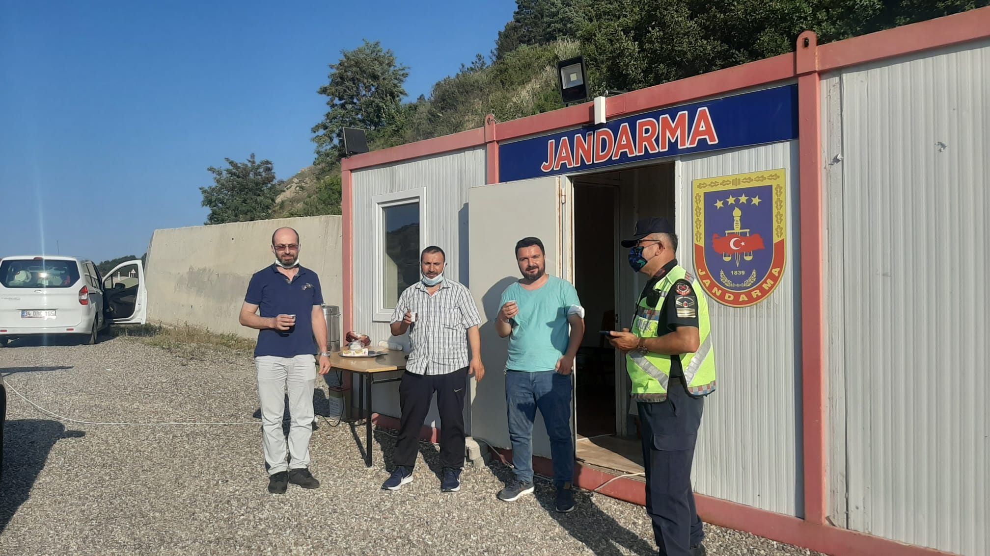 Mola sizden  çaylar bizden