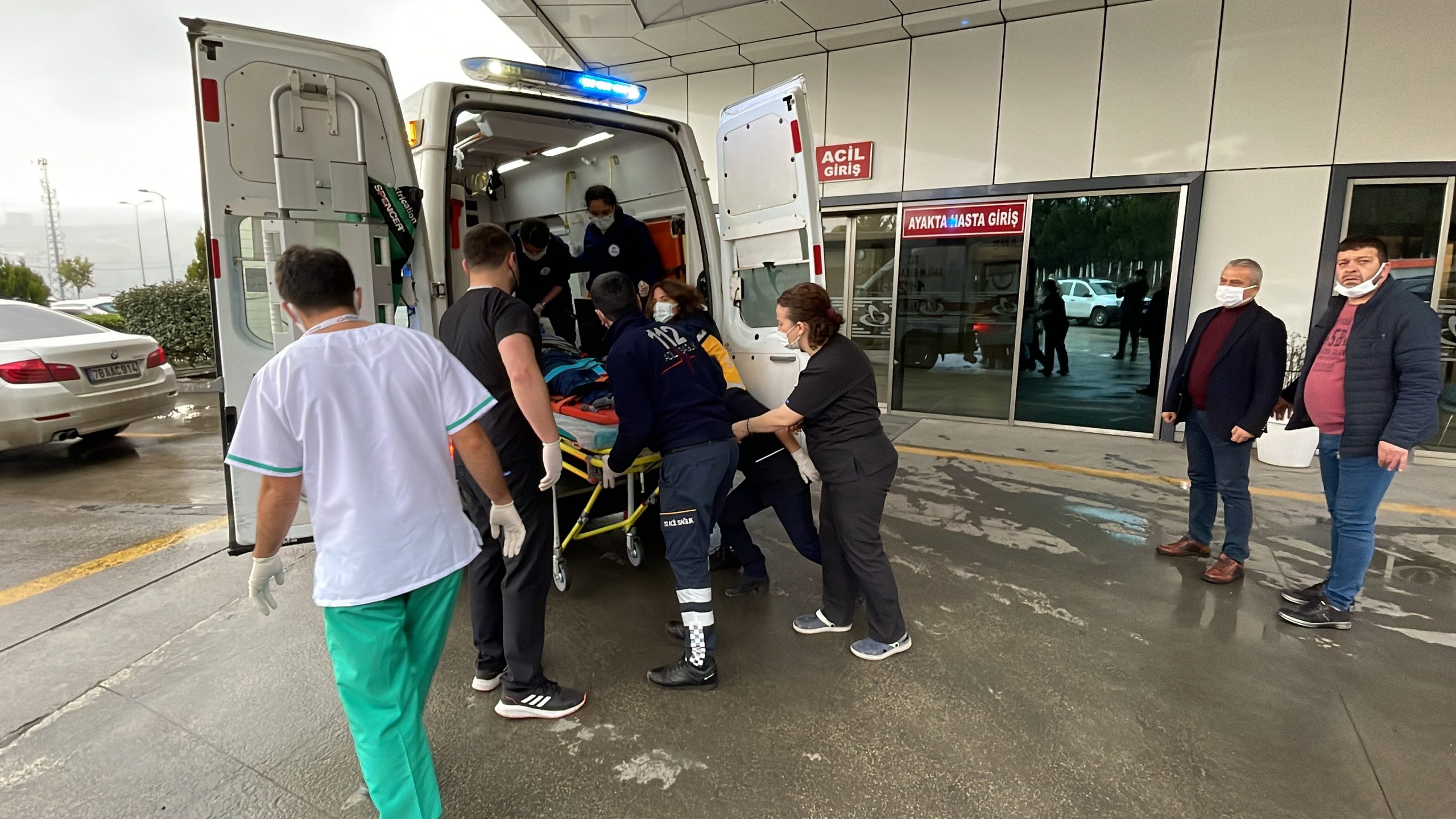 Öğrenci yurdunun 8. katından düşen temizlik işçisi öldü