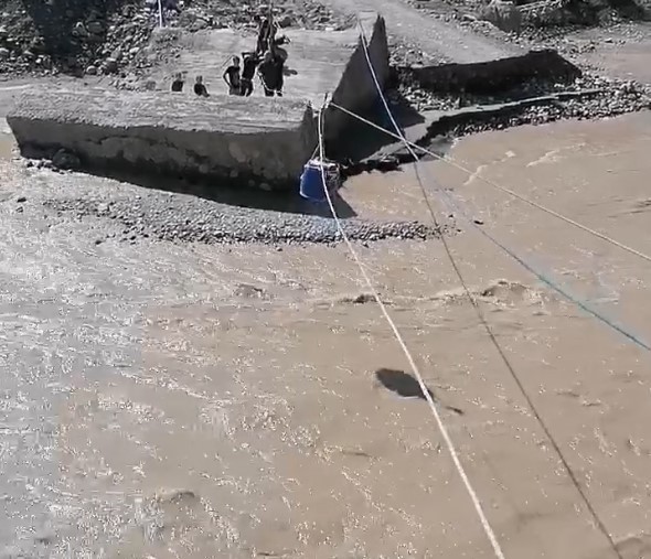 Bir geçici çözüm daha; Halat köprü