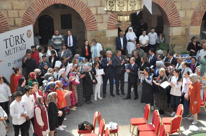 Kurşunluhan’da yemekler yarıştı