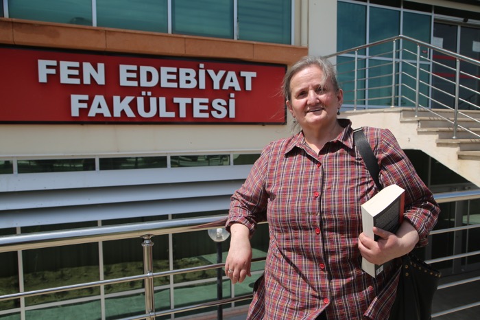 66 yaşındaki üniversiteli