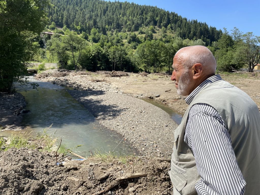 Kayıp torunu için her gün 180 Km yol gidiyor