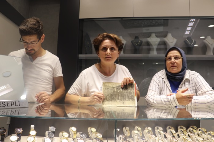 Acıyı yüreğine gömdü