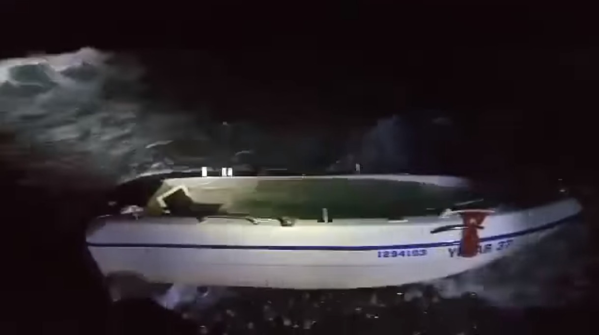 4 kişilik aileyi köylüler kurtardı