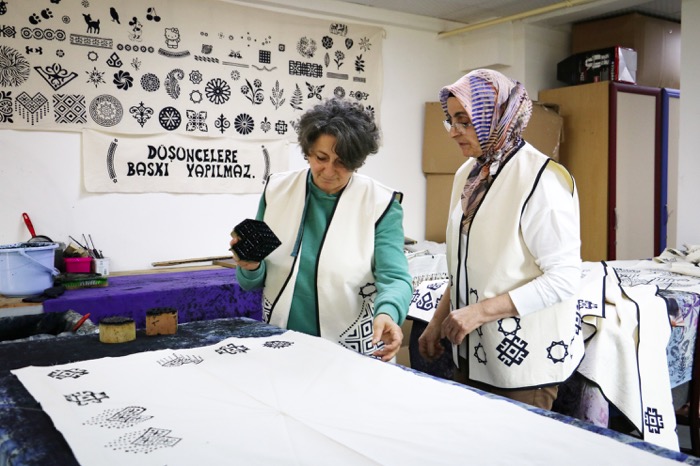 8 usta öğreticimiz Azerbaycan yolcusu