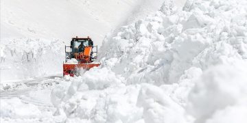 Ağlı’da 80 santim kar