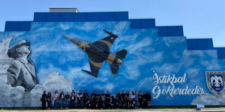 Geleceğin havacılarından teknik gezi