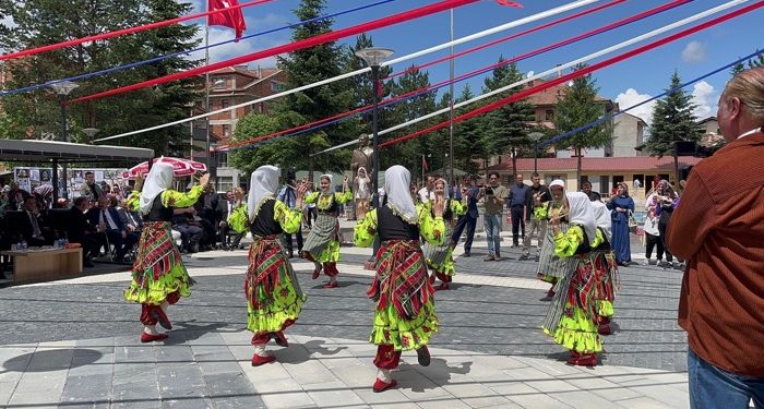 İhsangazi Kent Meydanı ‘siyez şenliği’ ile açıldı