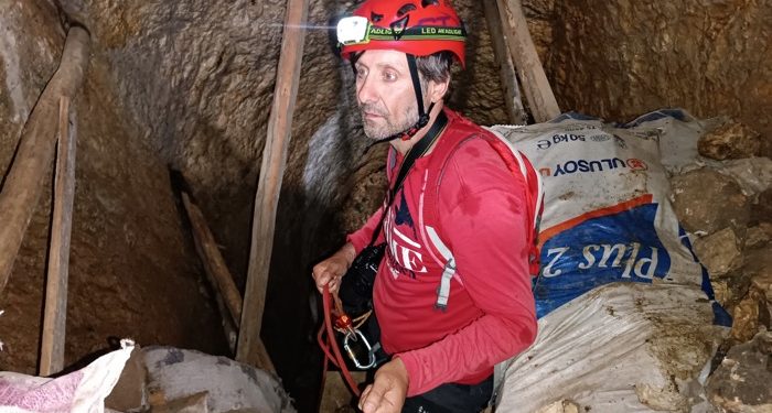 Definecilerden akıl almaz kazı