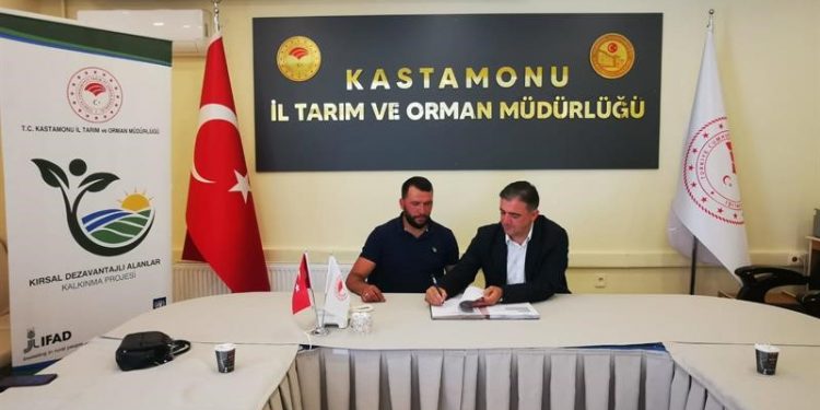 Eğitimlerini tamamlayan genç çiftçilere 1 milyon 200 liralık hibe desteği