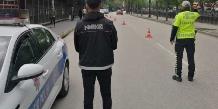 Uyuşturucu ve uyarıcı madde etkisinde araç kullanan 28 sürücü hakkında işlem başlatıldı