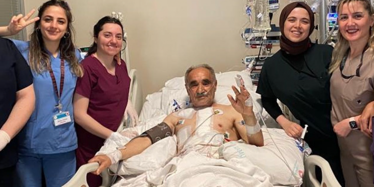 Hayati riskle hastaneye yattı, 1 gün sonra ayağa kalktı