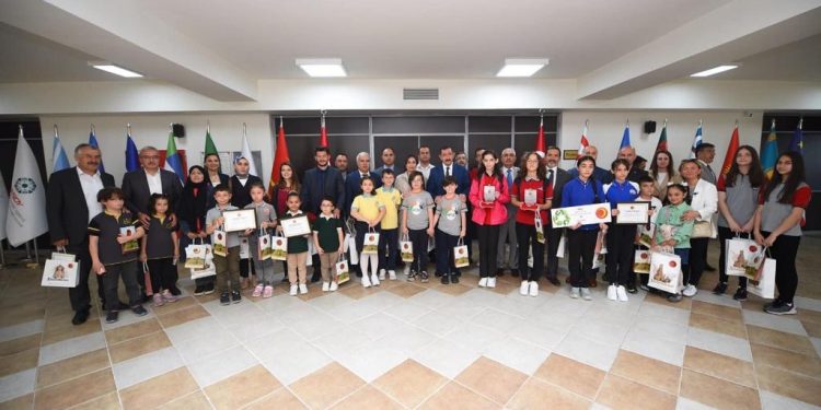 Pil toplama kampanyasında Orhan Şaik birinci
