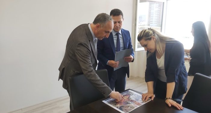 Ekmekci’den üniversite ziyareti