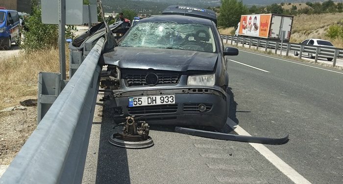 Bariyerlere çarptı: 1 yaralı