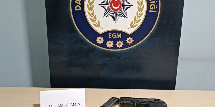 Durdurulan araçta metamfetamin çıktı