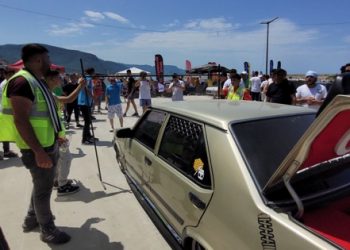 400’den fazla modifiyeli araç ödül için yarıştı