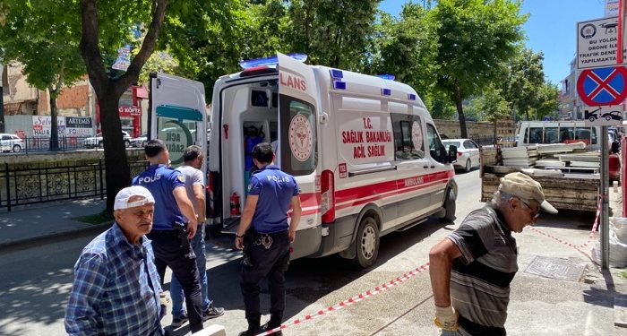 İskeleden düşen işçi yaralandı