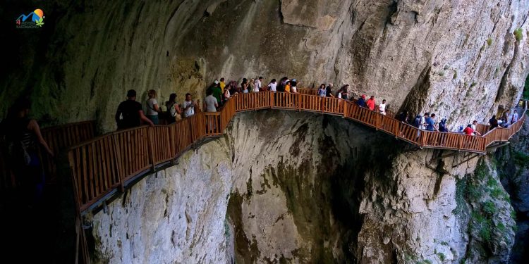 Pınarbaşı bayramda nüfusunun iki katı turist ağırladı