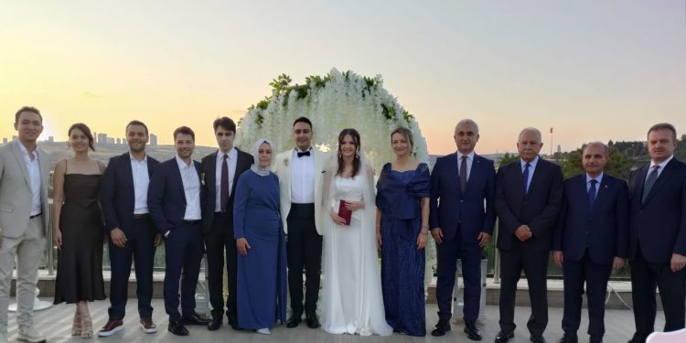 Vali Avni Çakır’ın mutlu günü