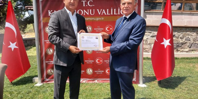 Bahçacıoğlu’na veda programı düzenlendi