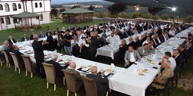 Vali Çakır için veda programı