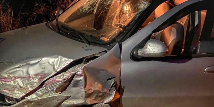 İki otomobil çarpıştı: 3 yaralı