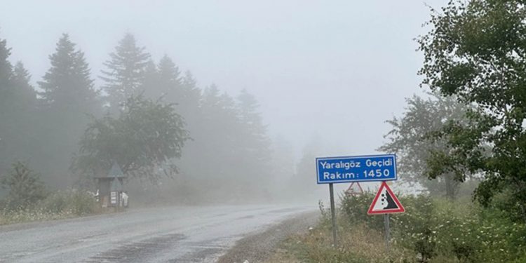 Yüksek kesimlerde sis ve sağanak etkili oldu