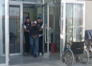 Yaşlı kadını 28 bin dolar dolandıran şüpheli yakalanıp tutuklandı