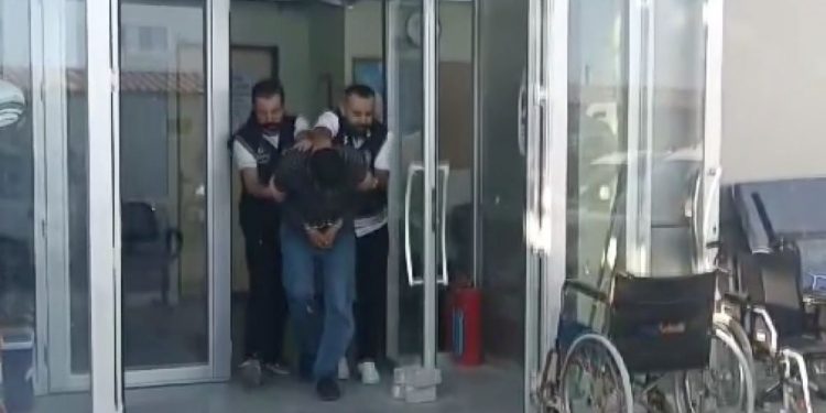 Yaşlı kadını 28 bin dolar dolandıran şüpheli yakalanıp tutuklandı